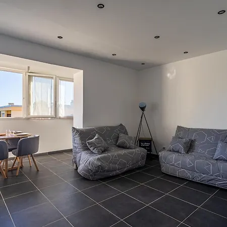 Et Mimosa - 2 Km De La *